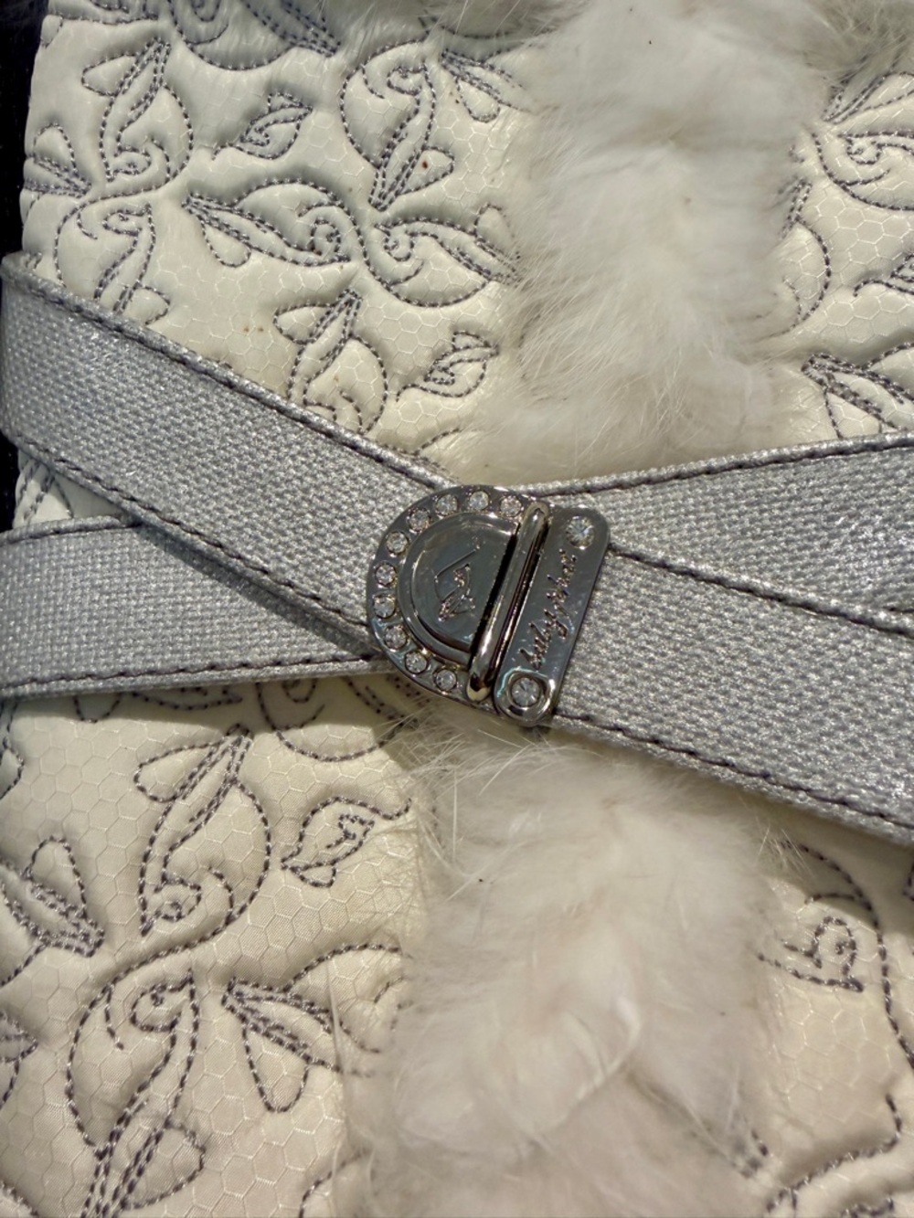 RARE Vintage White & Silver Quilted Baby Phat Boots Sz 10 Boots With The Fur Y2K - Picture 3 of 15